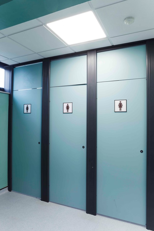 venesta-washrooms-toilet-cubicles-centurion-full-height-privacy-york-high-school1