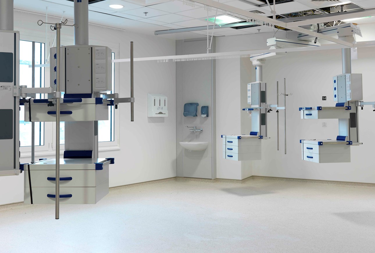 venesta-washrooms-vepps-healthcare-boxed-out-unit-royal-london-hospital1
