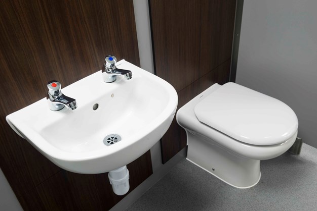 venesta-washrooms-toilet-cubicles-quantum-vepps-ips-pre-plumbed-panelling-sanitaryware-birmingham-museum-art-gallery
