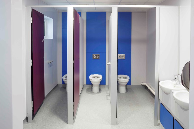 venesta-washrooms-toilet-cubicles-fusion-frameduct-panelling-urinals-vanity-unity-basin-sink-selby-high-school2