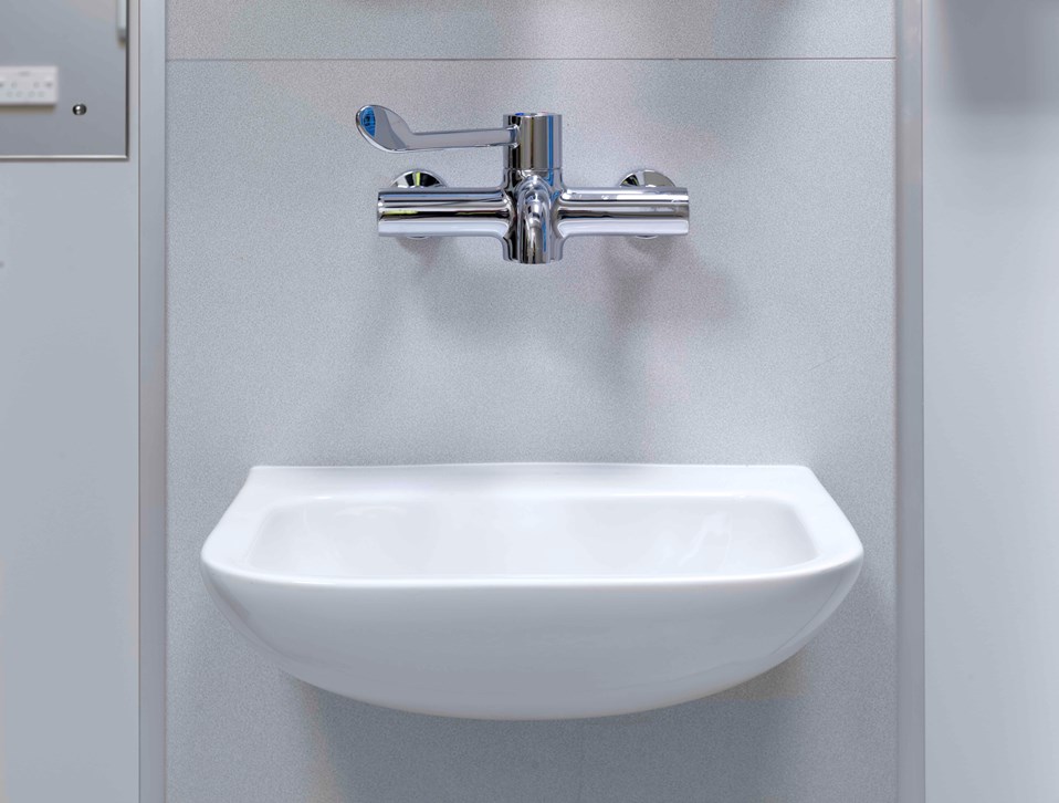venesta-washrooms-vepps-healthcare-boxed-out-unit-basin-preplumbed-sink-royal-london-hospital1