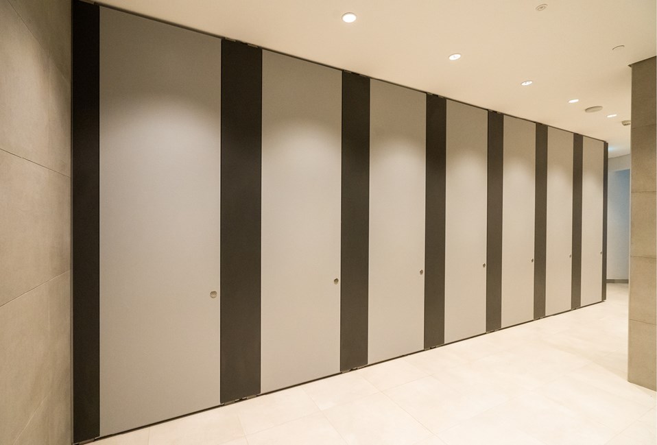 Venesta Washrooms Case Study Sharjah Central Mall Premium Toilet Cubicles Infinite6