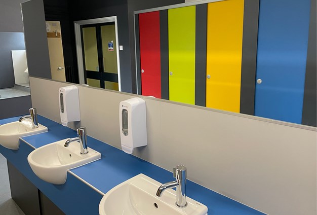 venesta-washrooms-toilet-cubicles-ips-wimbledon-chase-primary-school-7