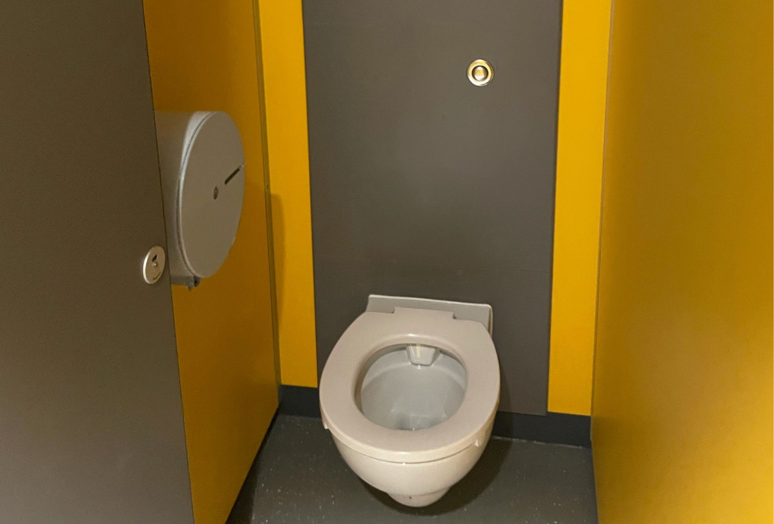 Venesta Washrooms Toilet Cubicles Ips Polka Theatre5