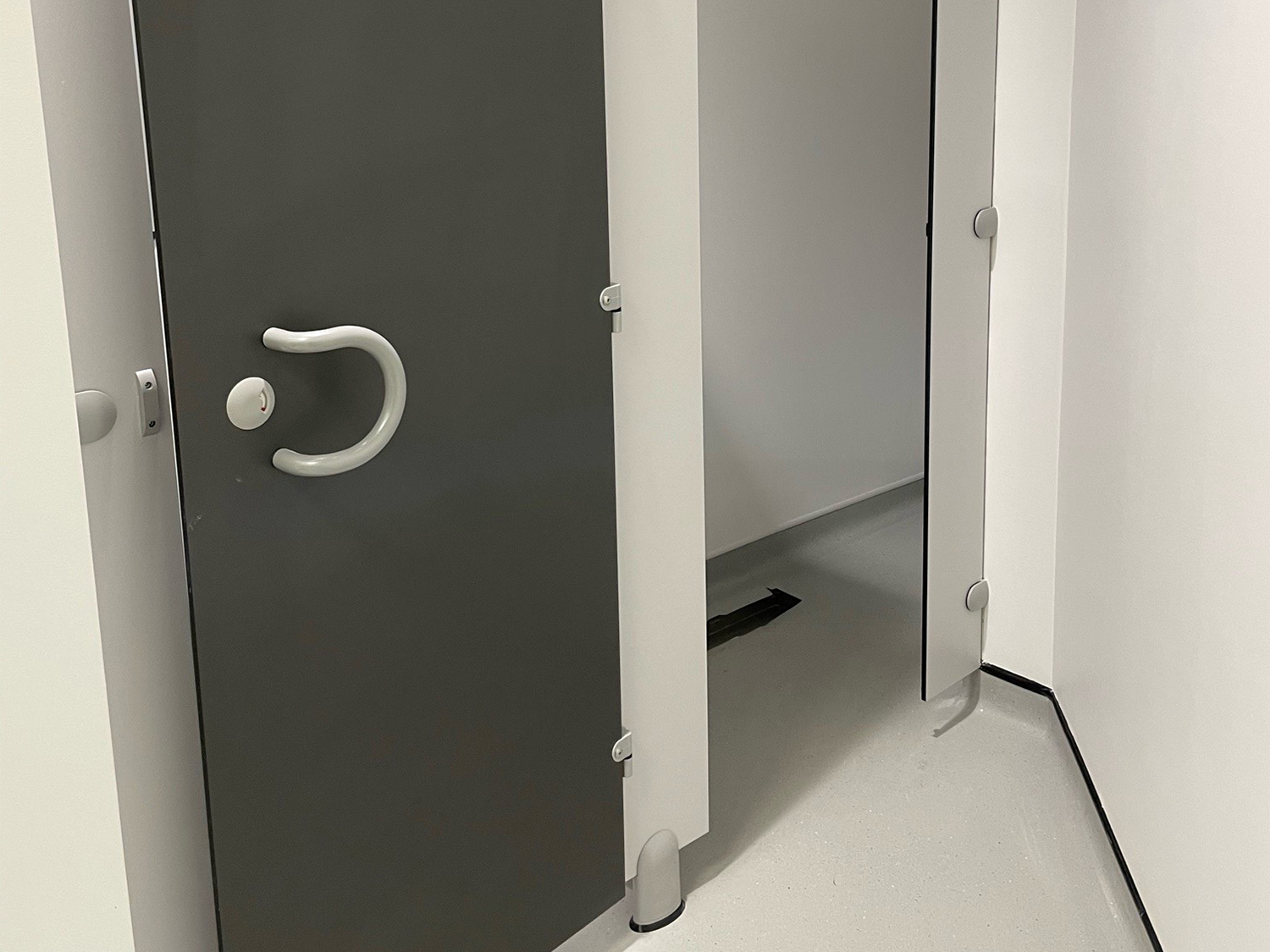 Venesta Washrooms Shower Cubicles Award Case Study Fulham Boys 1