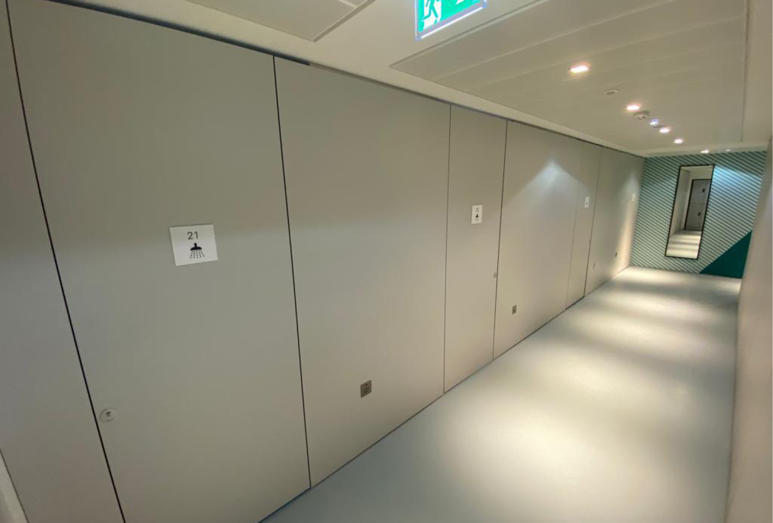 venesta-washrooms-case-study-dublin-landings-unity-full-height-shower-cubicles