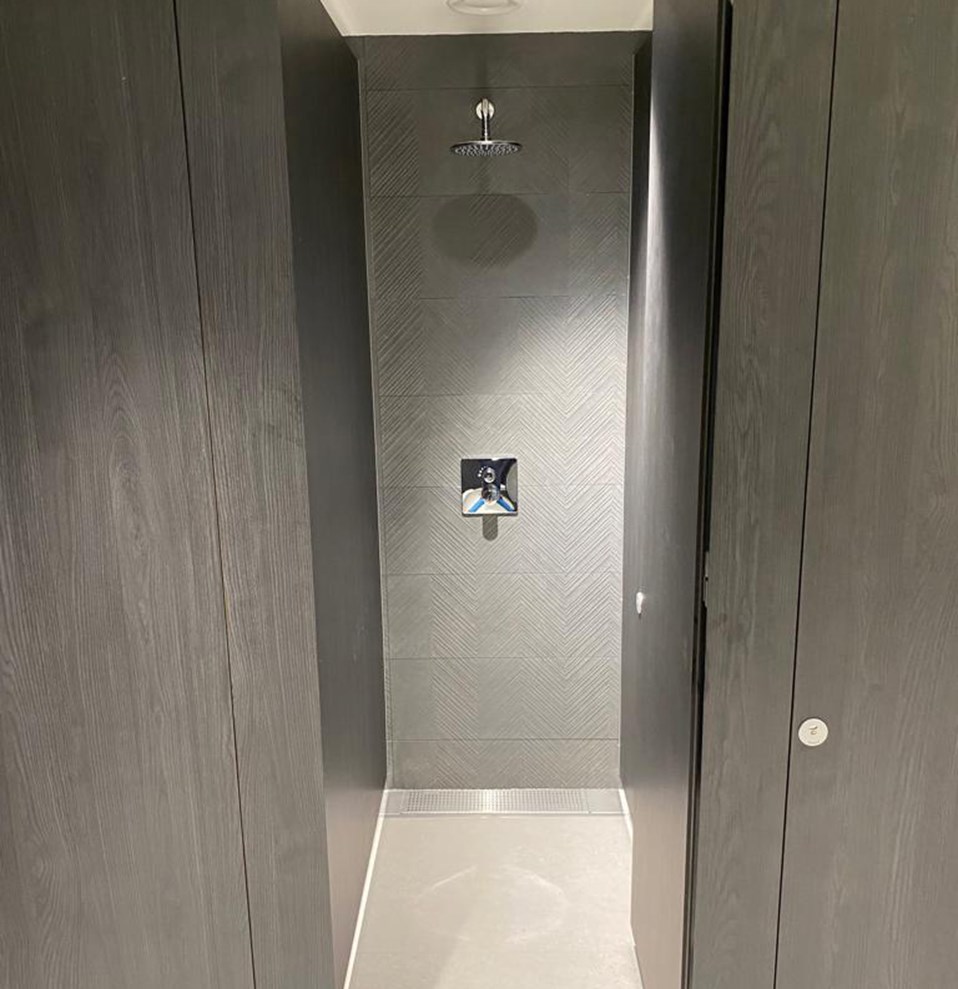 Venesta Washrooms Shower Cubicles Haymarket Office 2 (1)
