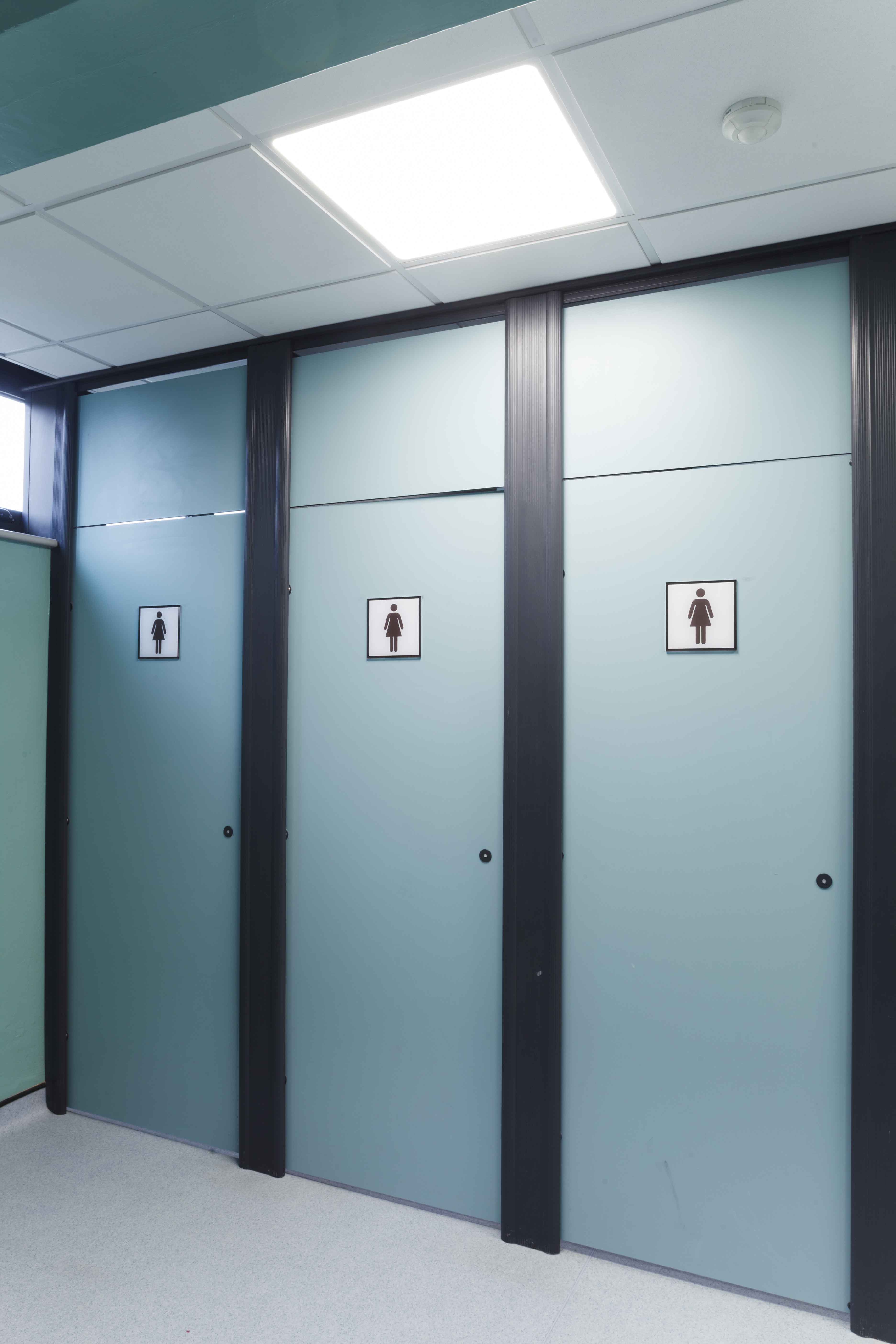 venesta-washrooms-toilet-cubicles-centurion-full-height-privacy-york-high-school1