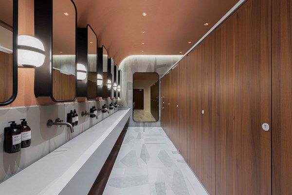 venesta-washrooms-toilet-cubicles-unity-capital-one-head-office