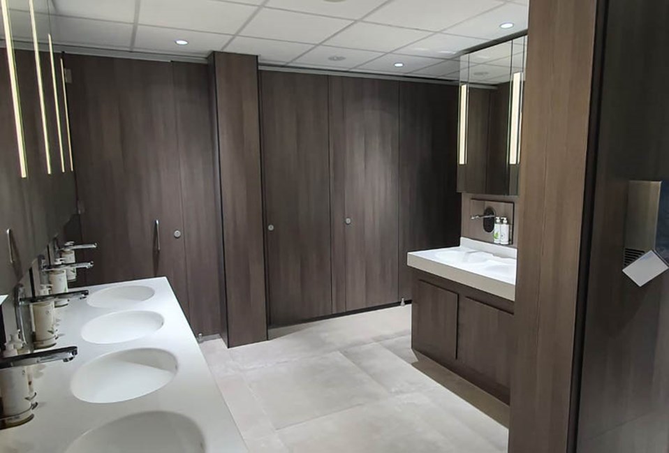 Venesta Washrooms Toilet Cubicles Ips Heyford Hotel1