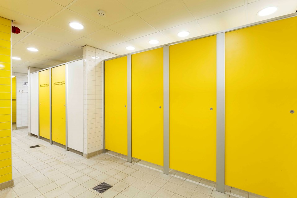 venesta-washrooms-toilet-cubicles-fusion-denbigh-leisure-centre4