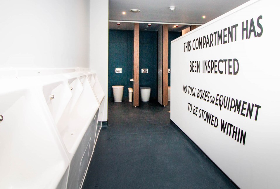 venesta-washrooms-case-study-portsmouth-historic-quarter-unity-full-height-cubicles