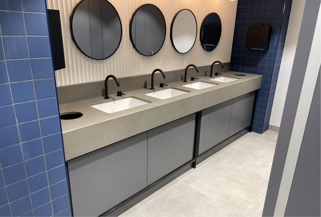 venesta-washrooms-case-study-malvern-house-toilet-cubicles-unity-colourcoat1