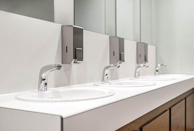 venesta-washrooms-case-study-perrywood-garden-centre-titan-cubicles