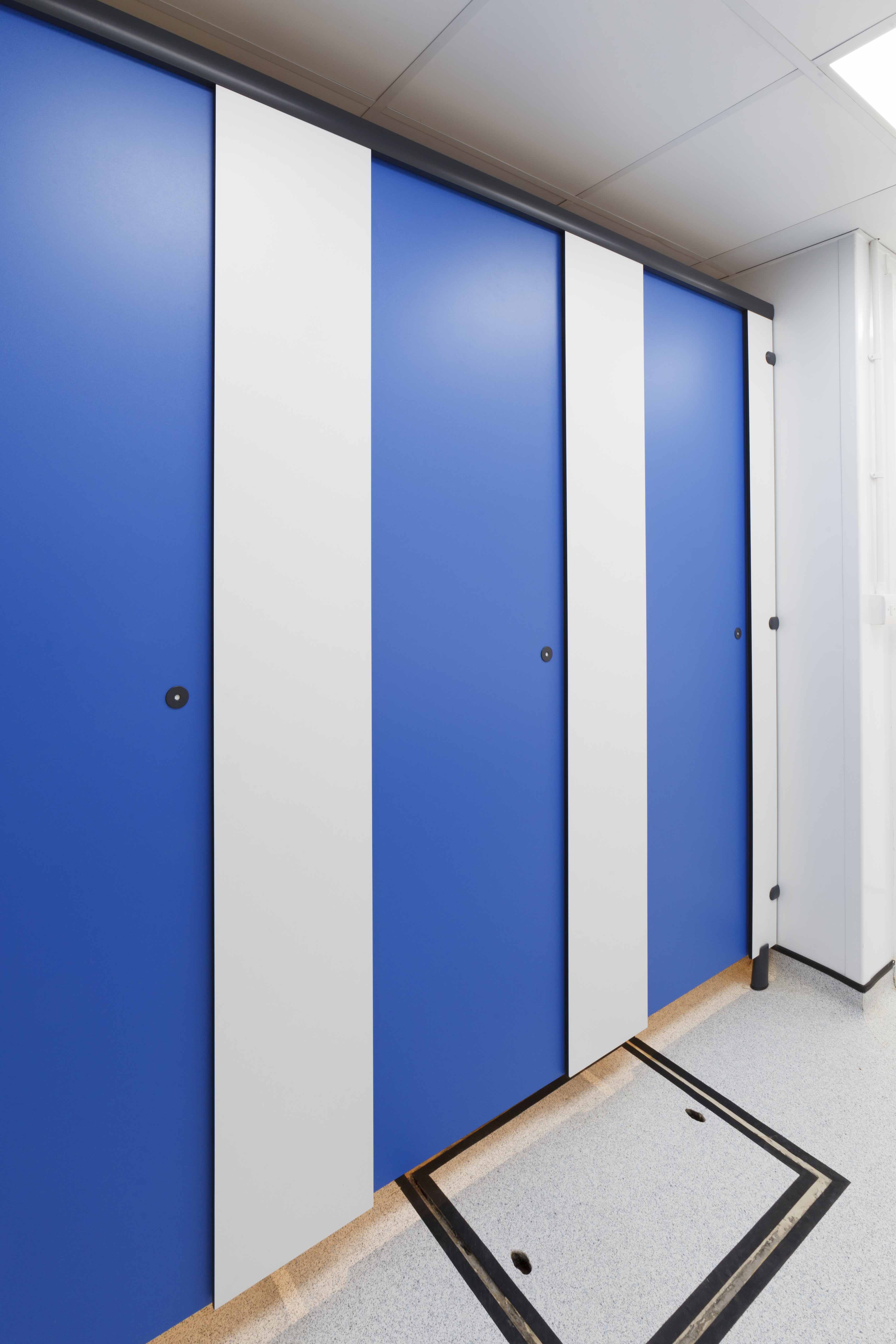 venesta-washrooms-toilet-cubicles-award-francis-holland-school1
