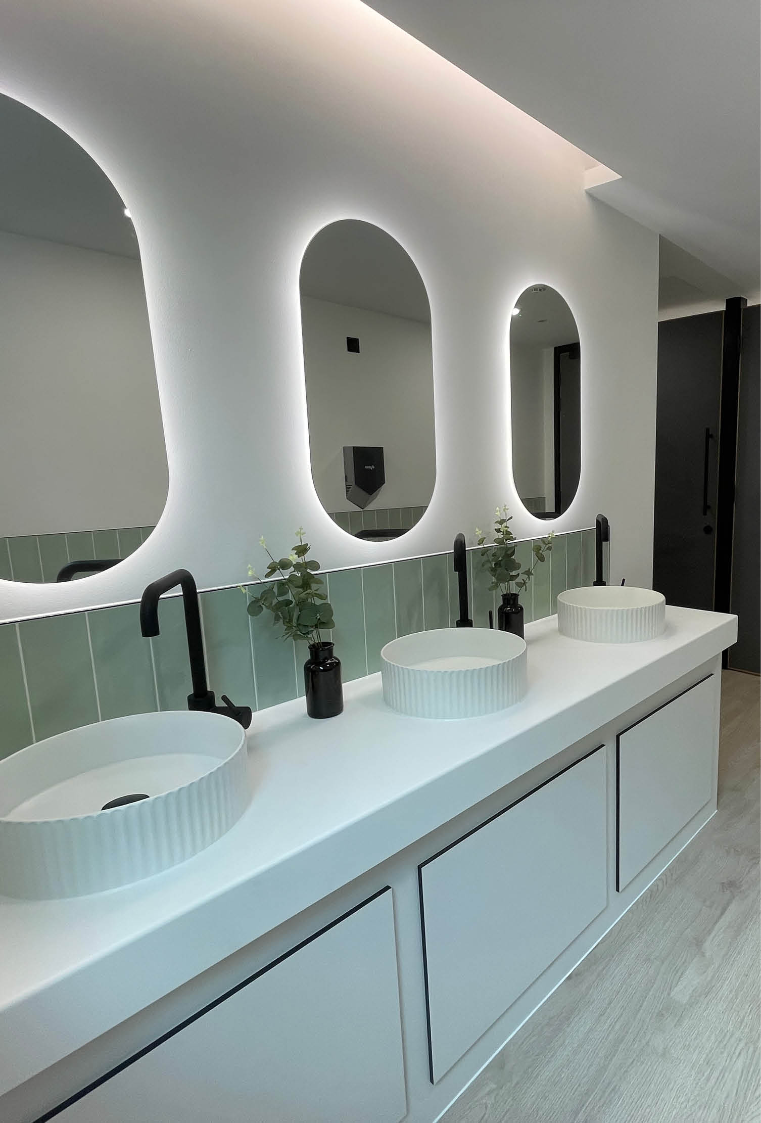 Venesta Washrooms Case Study Air Charter Service Solid Surface Vanity Unit2