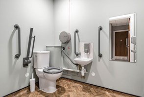 venesta-washrooms-case-study-perrywood-garden-centre-titan-cubicles (10)