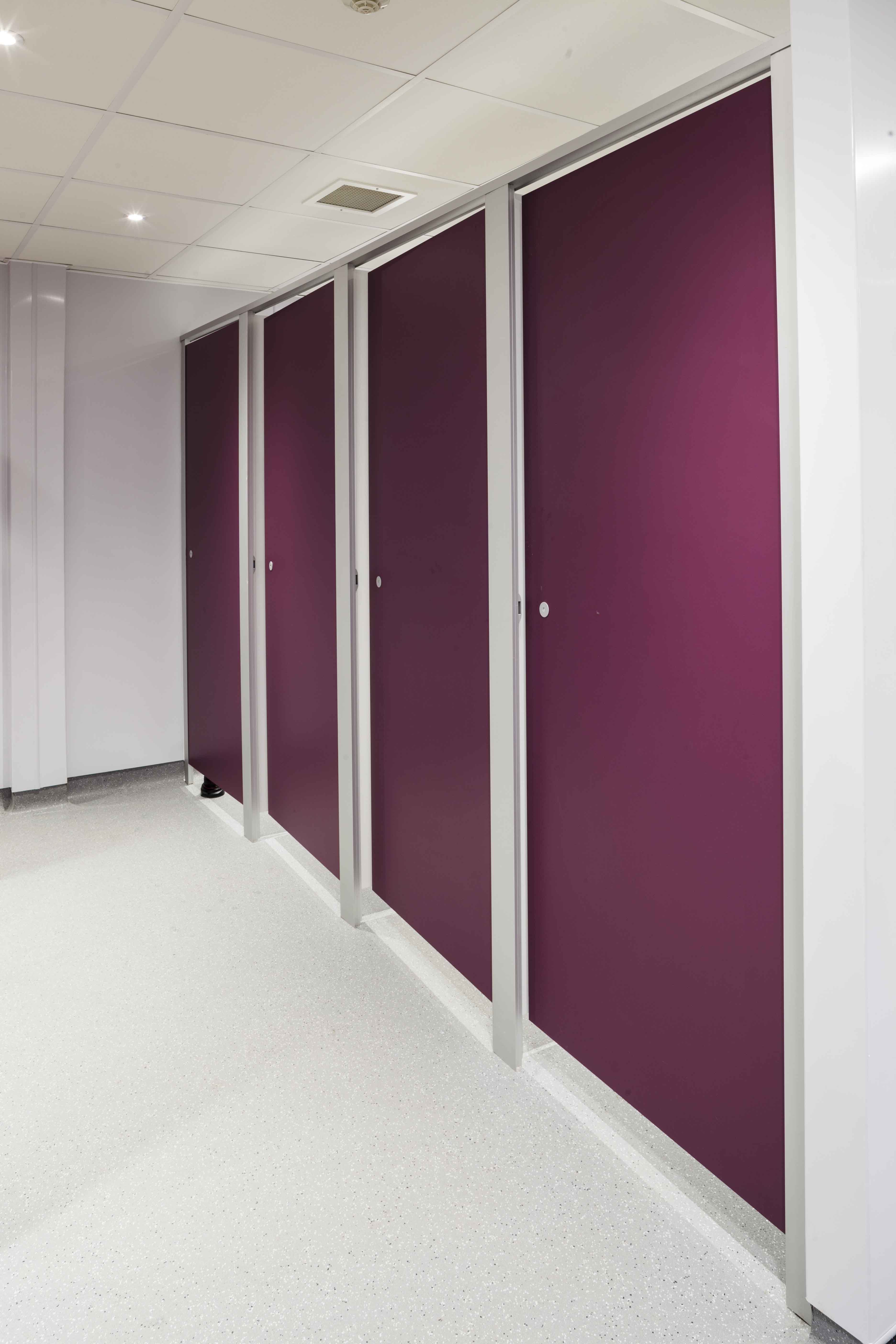 venesta-washrooms-toilet-shower-changing-cubicles-fusion-selby-high-school2