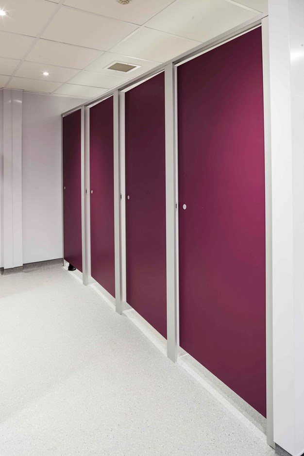 venesta-washrooms-toilet-shower-changing-cubicles-fusion-selby-high-school2