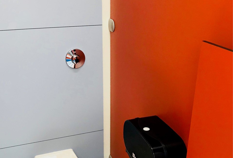 venesta-washrooms-commercial-fernhill-primary-school3
