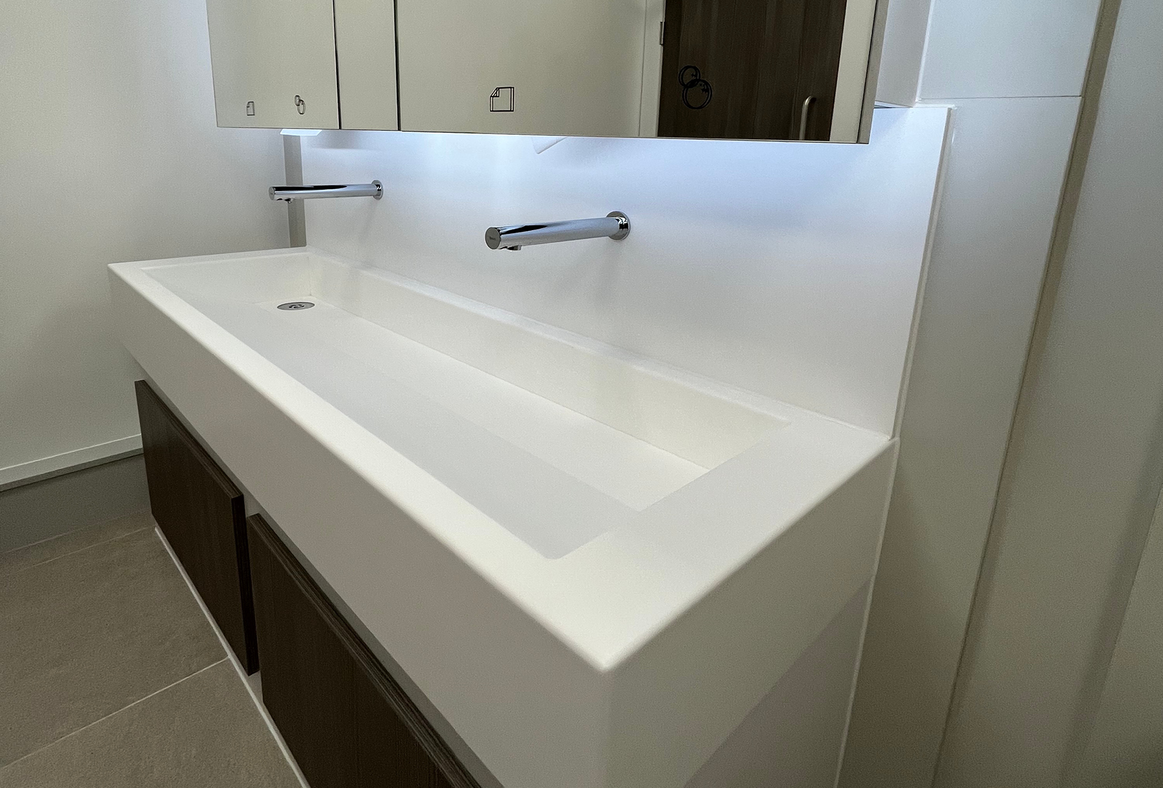 venesta-washrooms-case-study-factory-washroom-project (5)