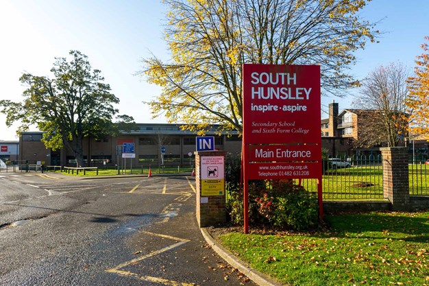 venesta-washrooms-toilet-cubicles-south-hunsley-secondary-school
