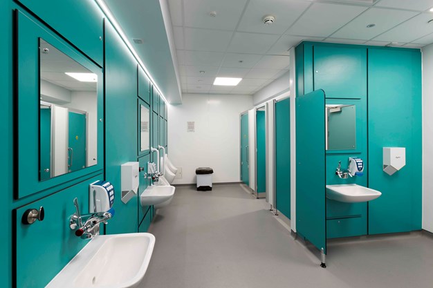 venesta-washrooms-toilet-cubicles-system-m-derriford-hospital1