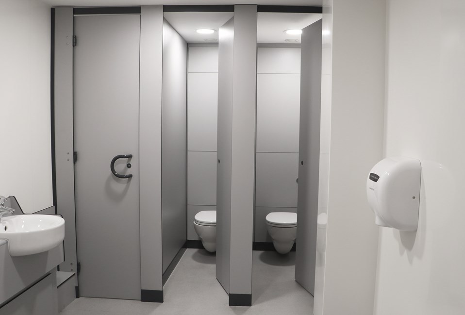 Venesta Washrooms Toilet Cubicles Titan Full Height Vepps Ips Vanity Unit6