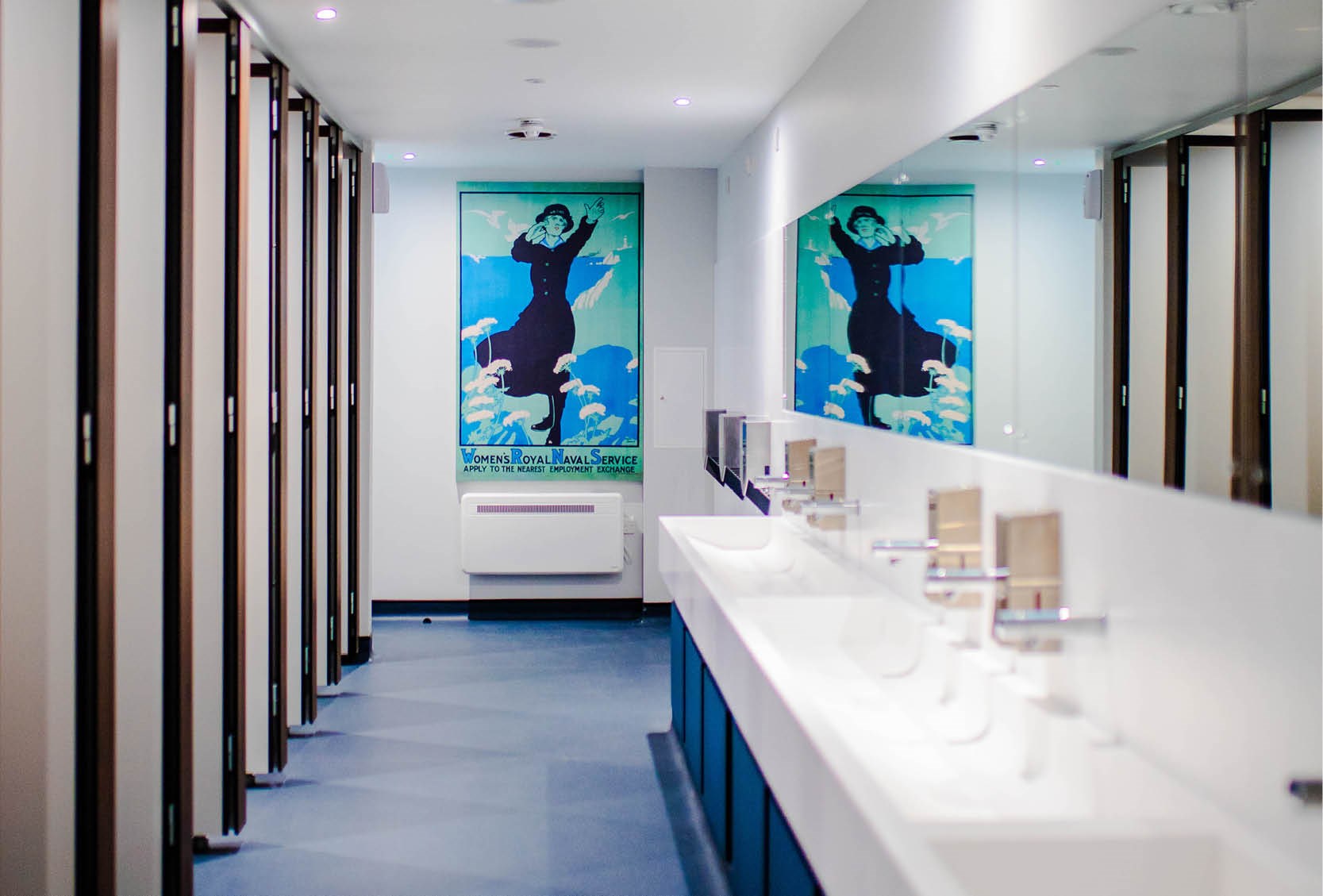 venesta-washrooms-case-study-portsmouth-historic-quarter-unity-full-height-cubicles (2)