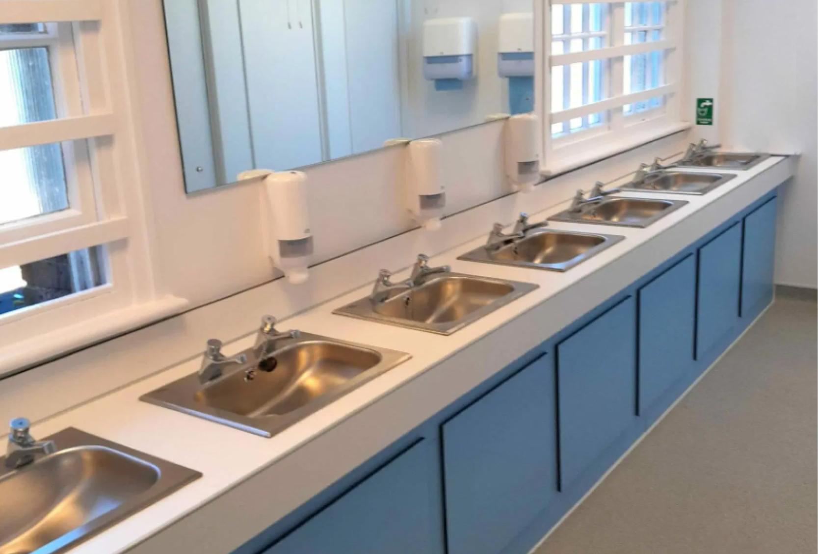venesta-washrooms-commercial-eton-college1