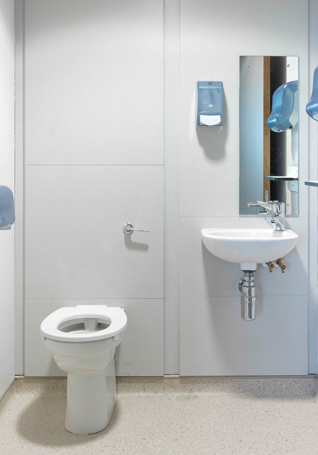 venesta-washrooms-vepps-healthcare-wall-panel-panelling-basin-sink-wc-toilet-preplumbed-royal-london-hospital1