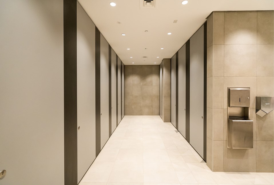 Venesta Washrooms Case Study Sharjah Central Mall Premium Toilet Cubicles Infinite