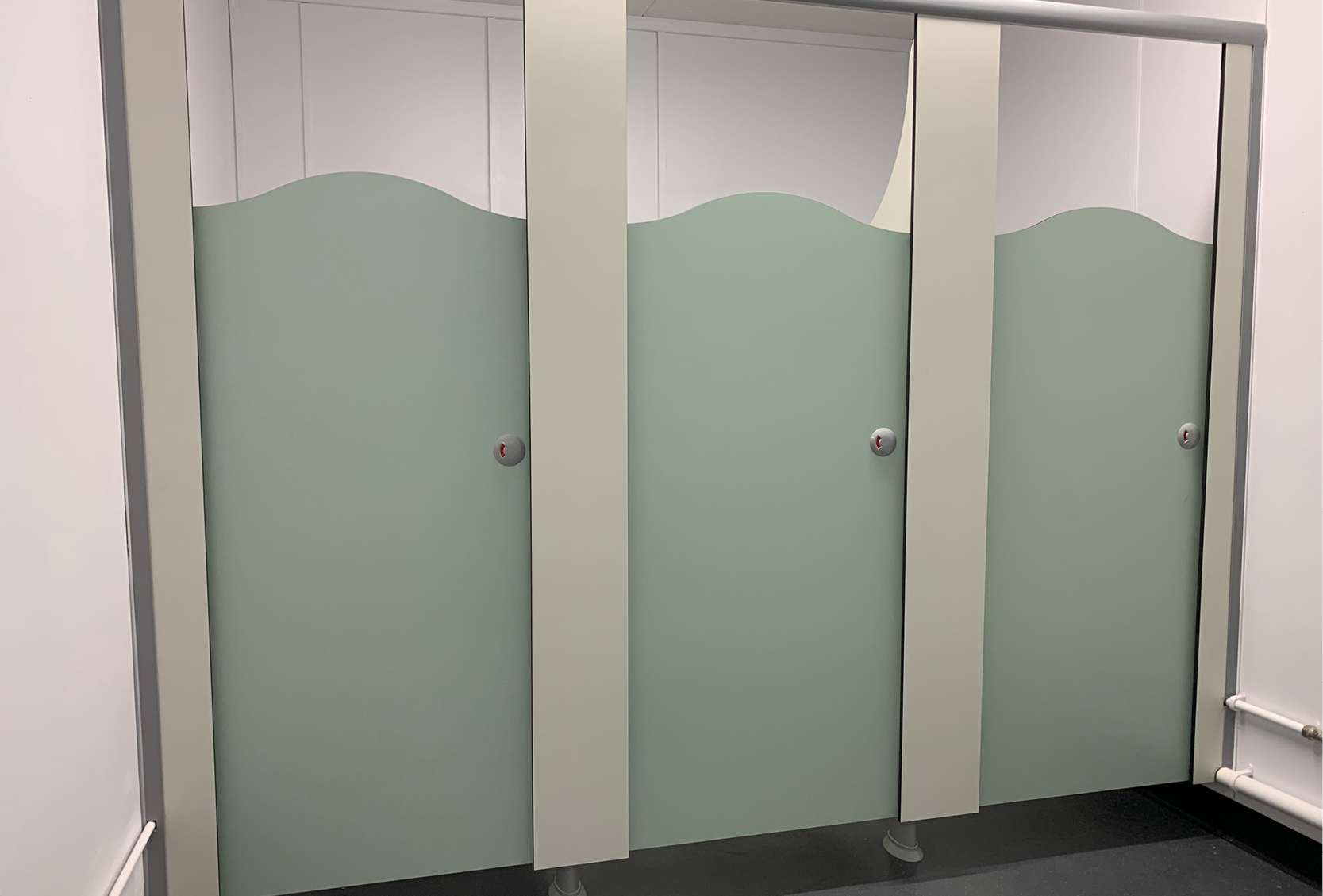 Venesta Washrooms Case Study Alexander Mcleod Primary School Toilet Cubicles Genesis1